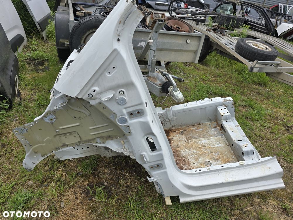 Peugeot partner lll Toyota ProAce ćwiartka lewa jak na foto.