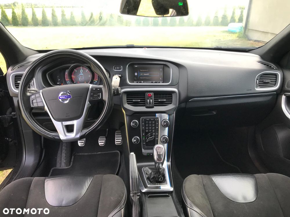 Volvo V40 D2 R-Design - 7