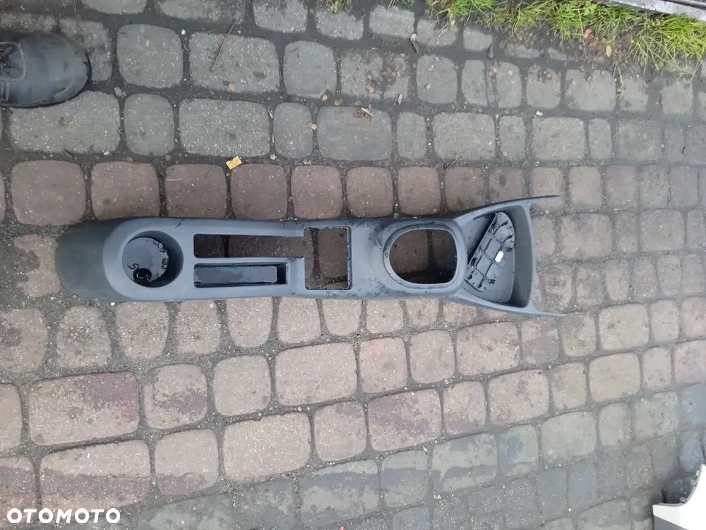 TUNEL ŚRODKOWY TOYOTA YARIS II 06- - 1