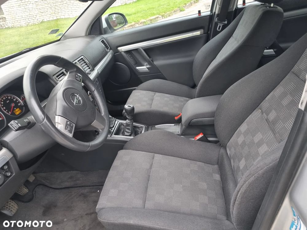 Opel Vectra GTS 1.9 CDTI - 21
