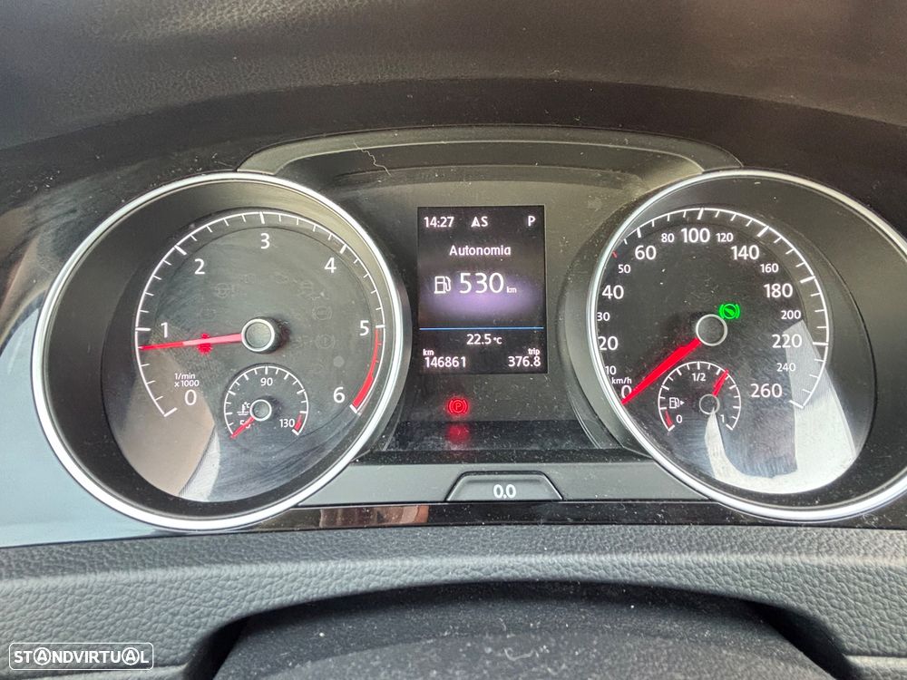 VW Golf 1.6 TDI Highline DSG - 9