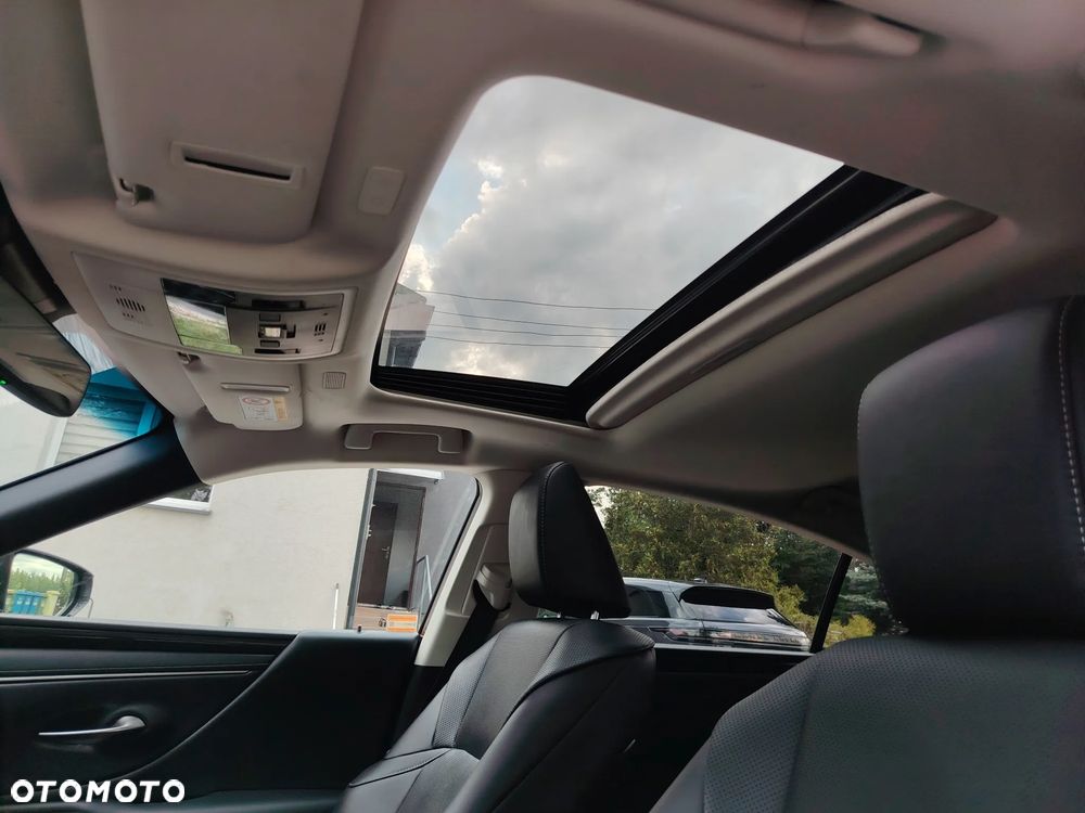 Lexus ES 300h Business Edition - 35
