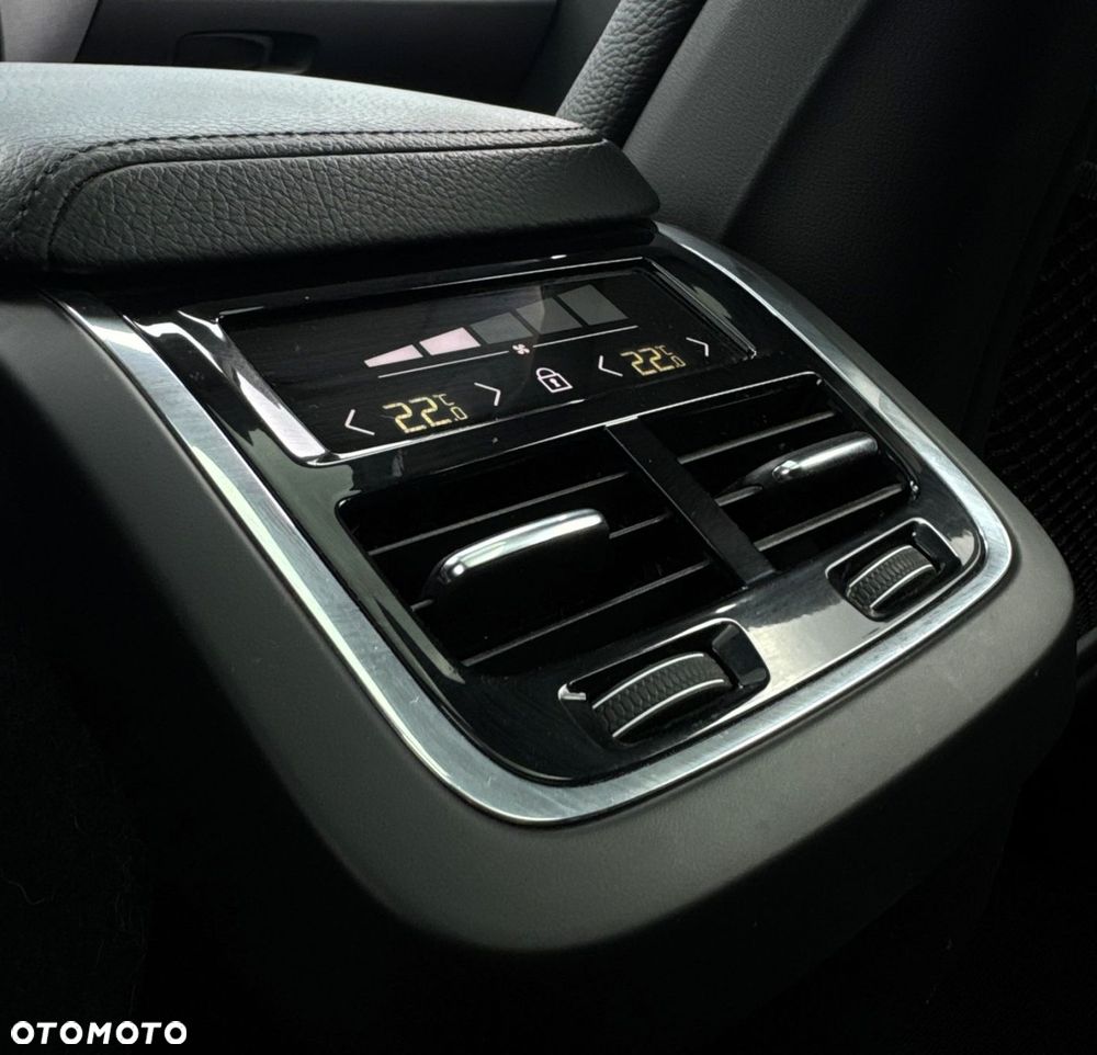 Volvo XC 60 - 22