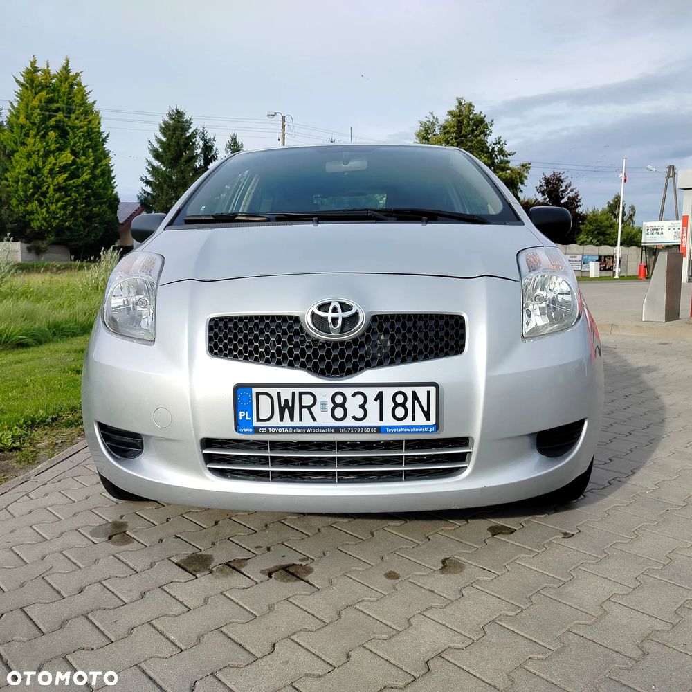 Toyota Yaris 1.0 Luna A/C - 2