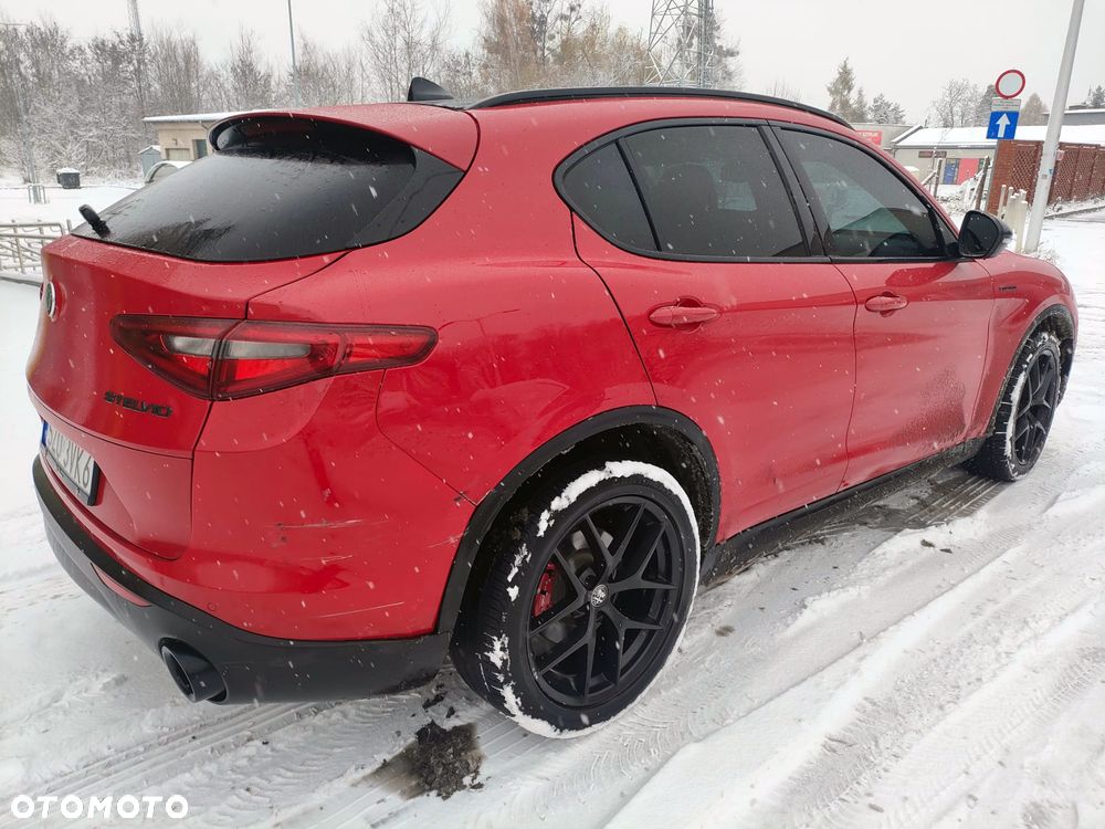 Alfa Romeo Stelvio 2.0 Turbo 16V AT8-Q4 Ti - 16