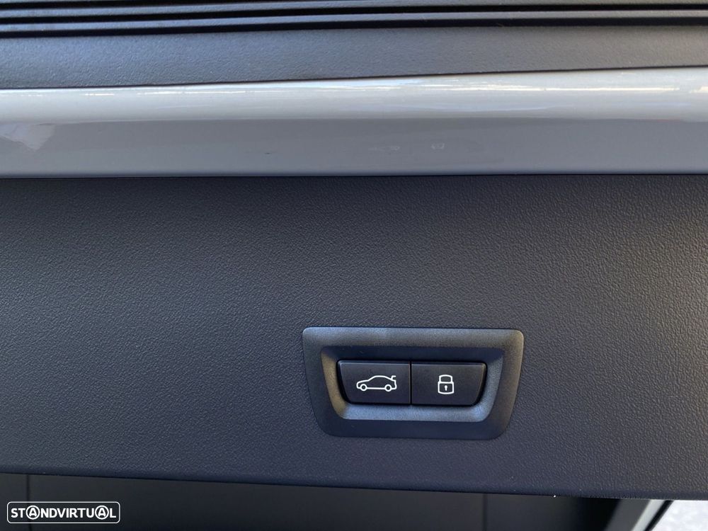 BMW X3 30 e xDrive Pack M Desportivo - 24