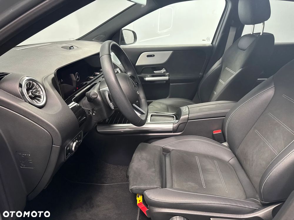 Mercedes-Benz GLA 200 AMG Line - 13