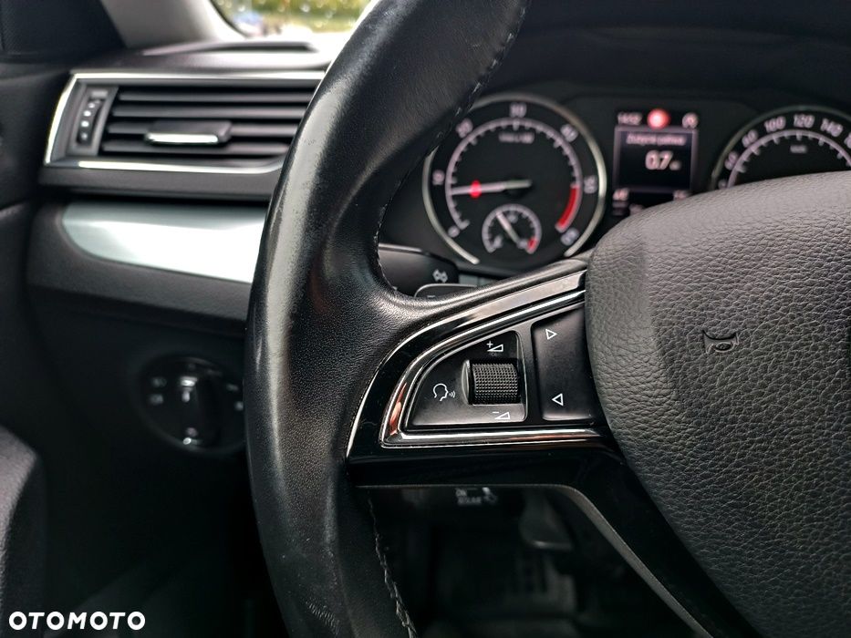 Skoda Superb 2.0 TDI Ambition DSG7 - 27