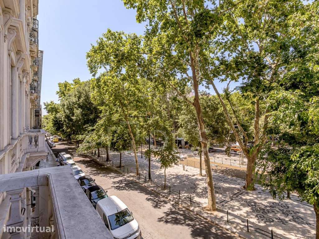 Apartamento T6 duplex com varandas e estacionamento na Av. da Liber... - Grande imagem: 5/47