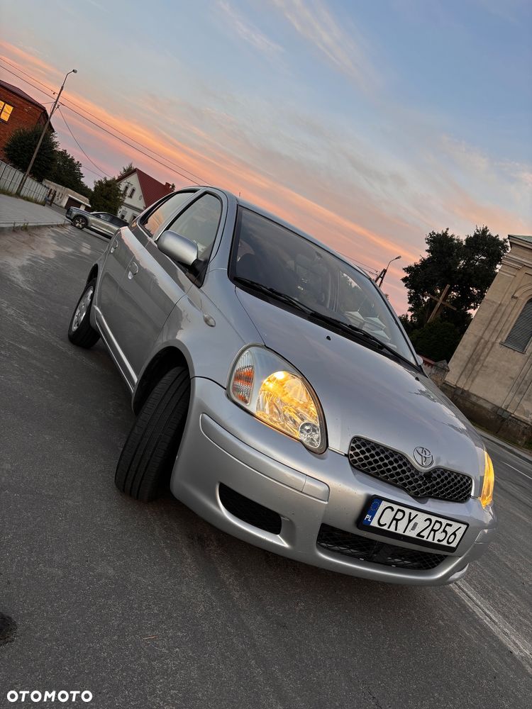 Toyota Yaris 1.0 Pak1 - 1