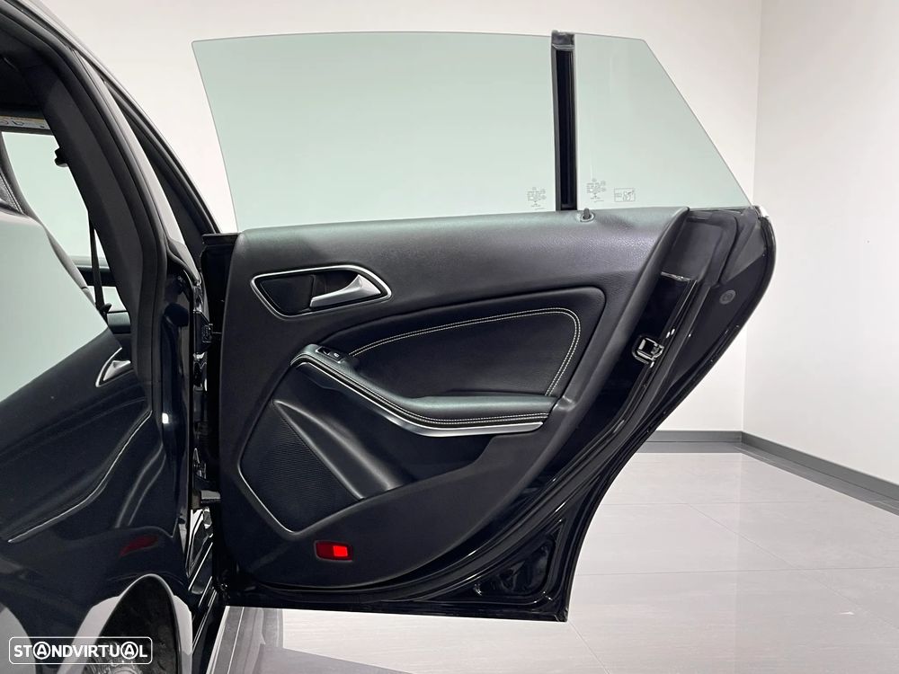 Mercedes-Benz CLA 180 d Shooting Brake Urban - 44