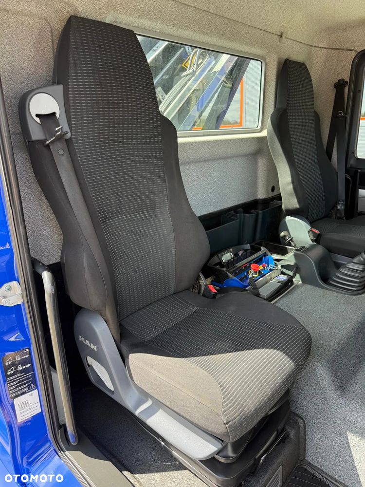 MAN TGM TGL TGS 18.250 E6 //skrzyniowy z HDS // 4x2 // żuraw HMF 1420 K2 HDS dzwig kran crane budowlanka - 34