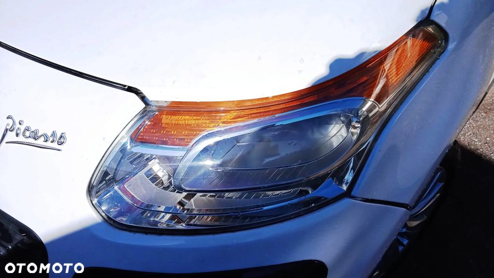 Na części Citroen C3 Picasso 1.4 VTI 2011 Benzyna lak. EWPB silnik 8FP skrzynia biegów zderzak przód tył maska błotnik lewy prawy klapa bagażnika lampa fotele alufelgi szyba - 3
