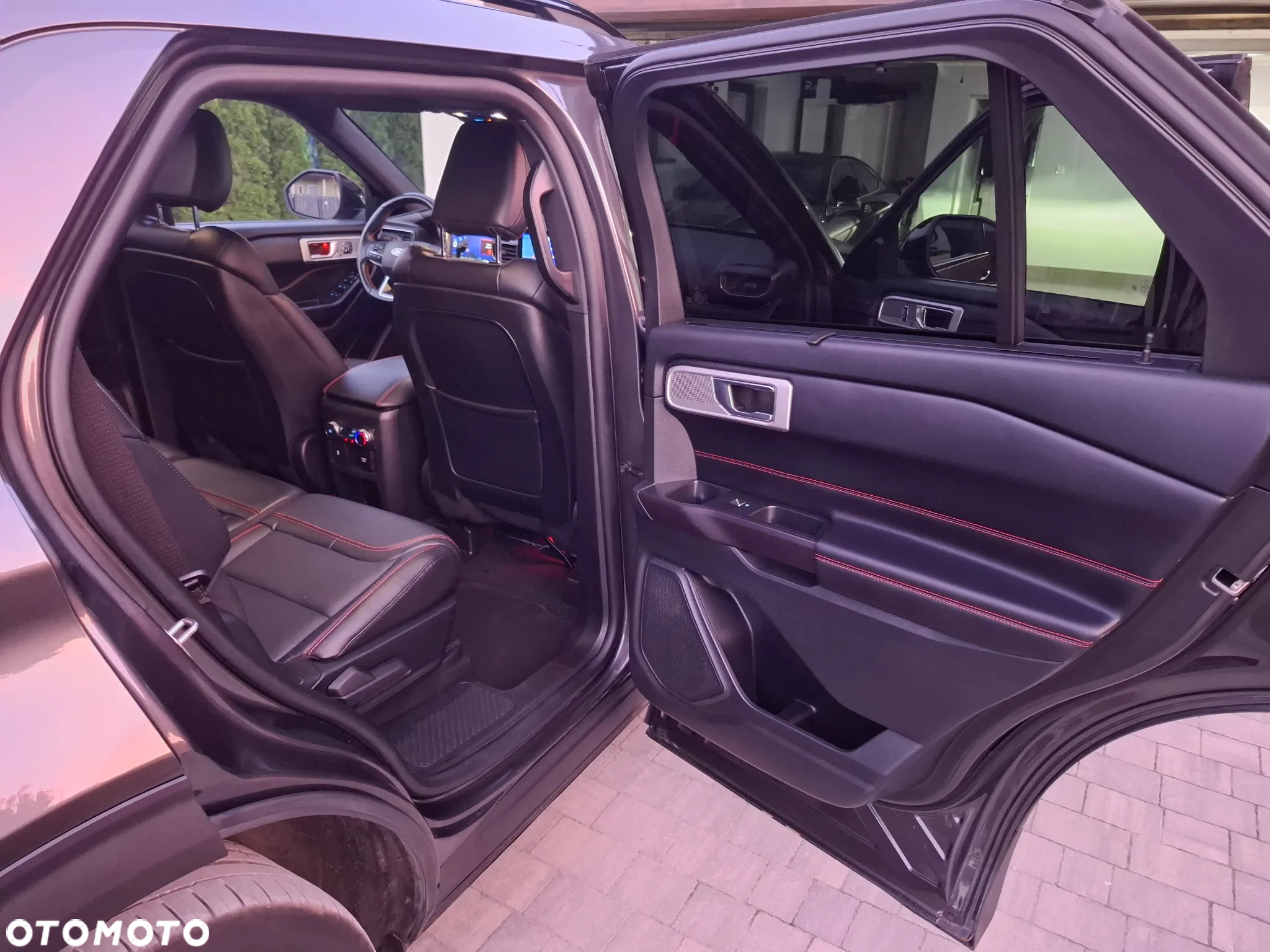 Ford Explorer - 11