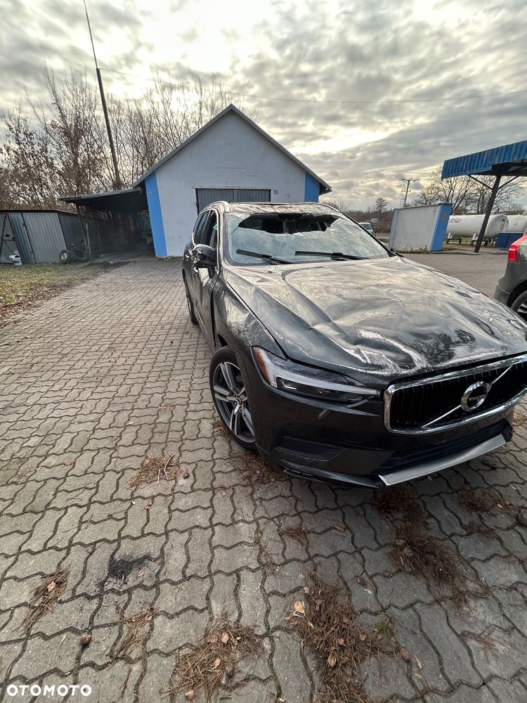 Volvo XC 60 T5 AWD Geartronic Momentum - 2