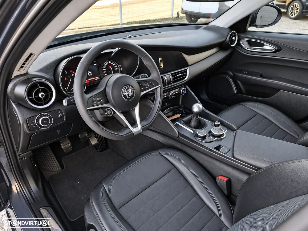 Alfa Romeo Giulia 2.2 D Super - 11