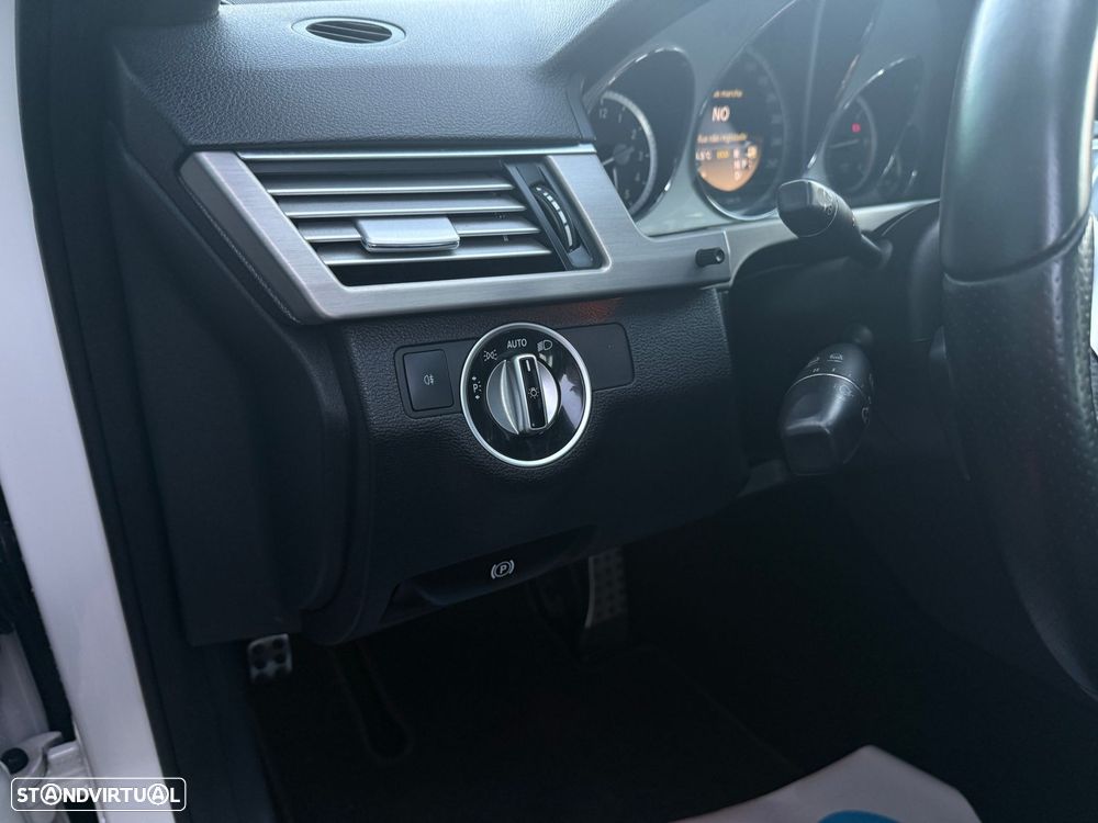 Mercedes-Benz E 250 CDi Avantgarde BlueEfficiency Auto. - 13