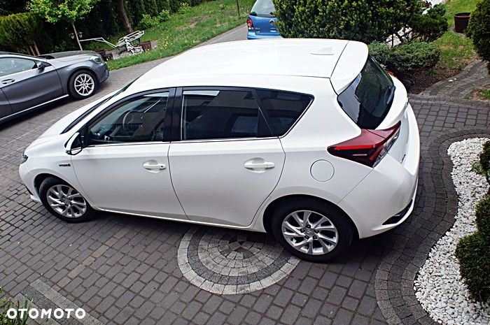 Toyota Auris 1.8 HSD Luna - 29