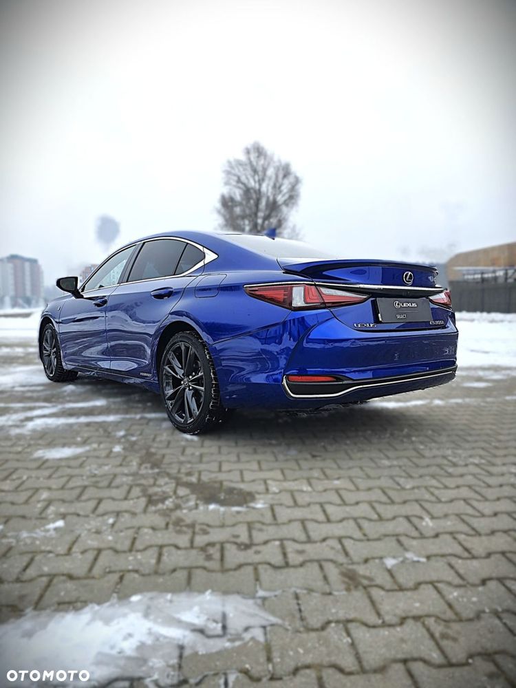 Lexus ES 300h F Sport Edition - 9