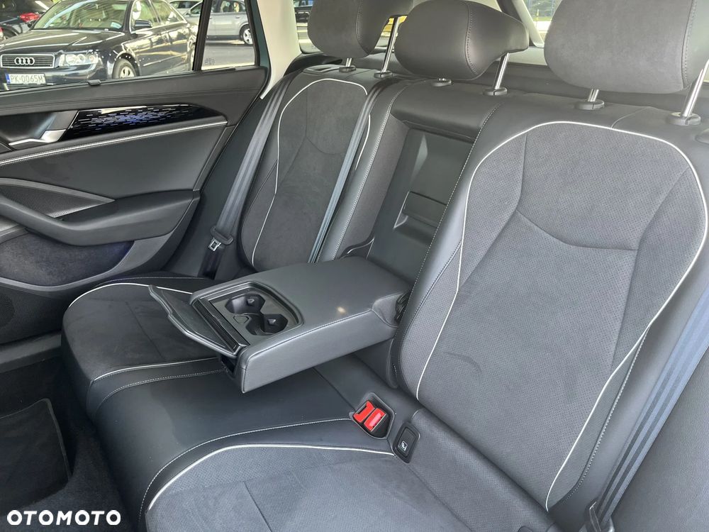 Volkswagen Passat - 17