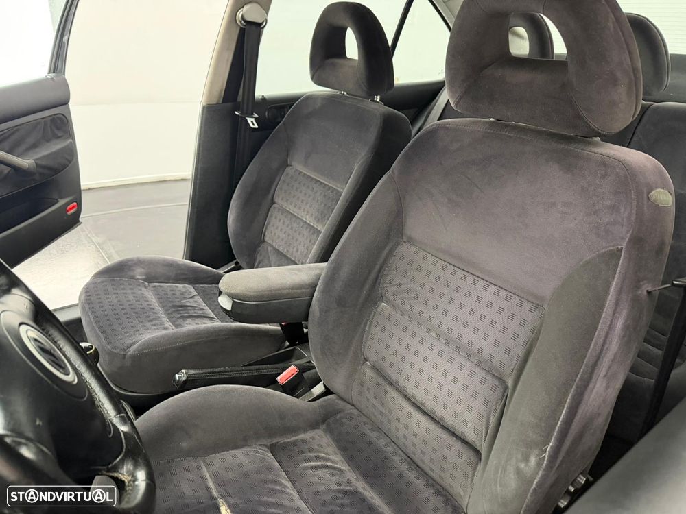 VW Bora 1.9 TDi Confortline - 7