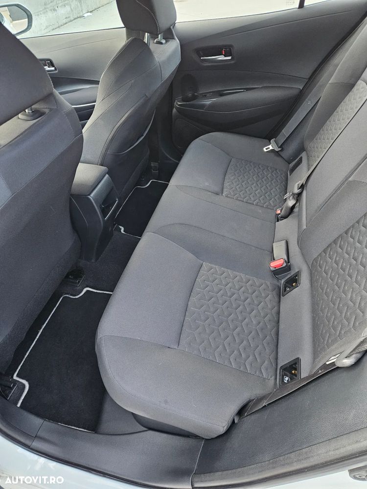 Toyota Corolla 1.8 HSD Business - 8