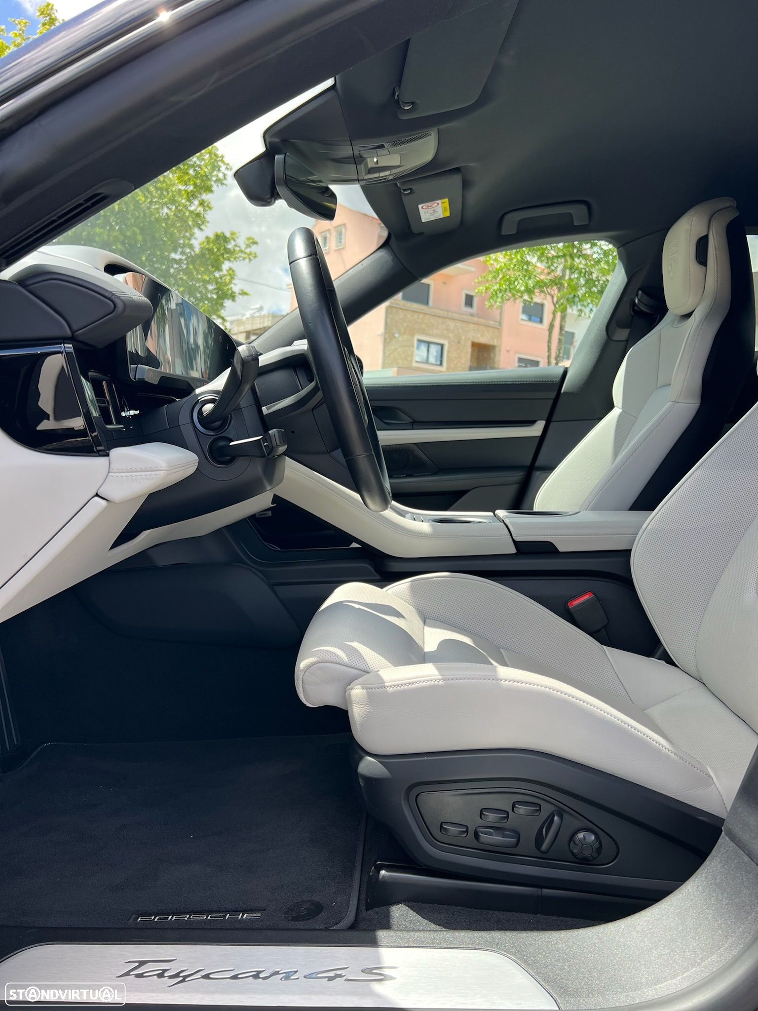 Porsche Taycan Cross Turismo 4S - 9