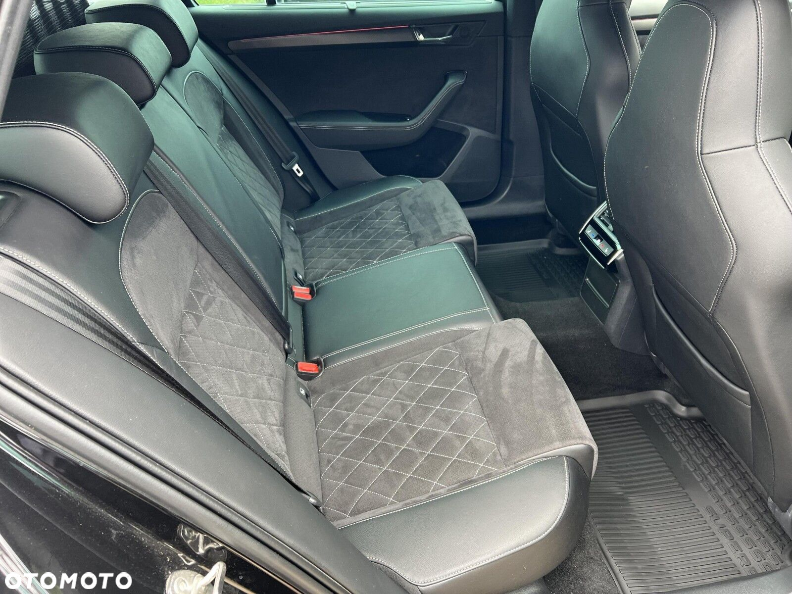 Skoda Superb 2.0 TDI SCR 4x4 Sportline DSG - 15
