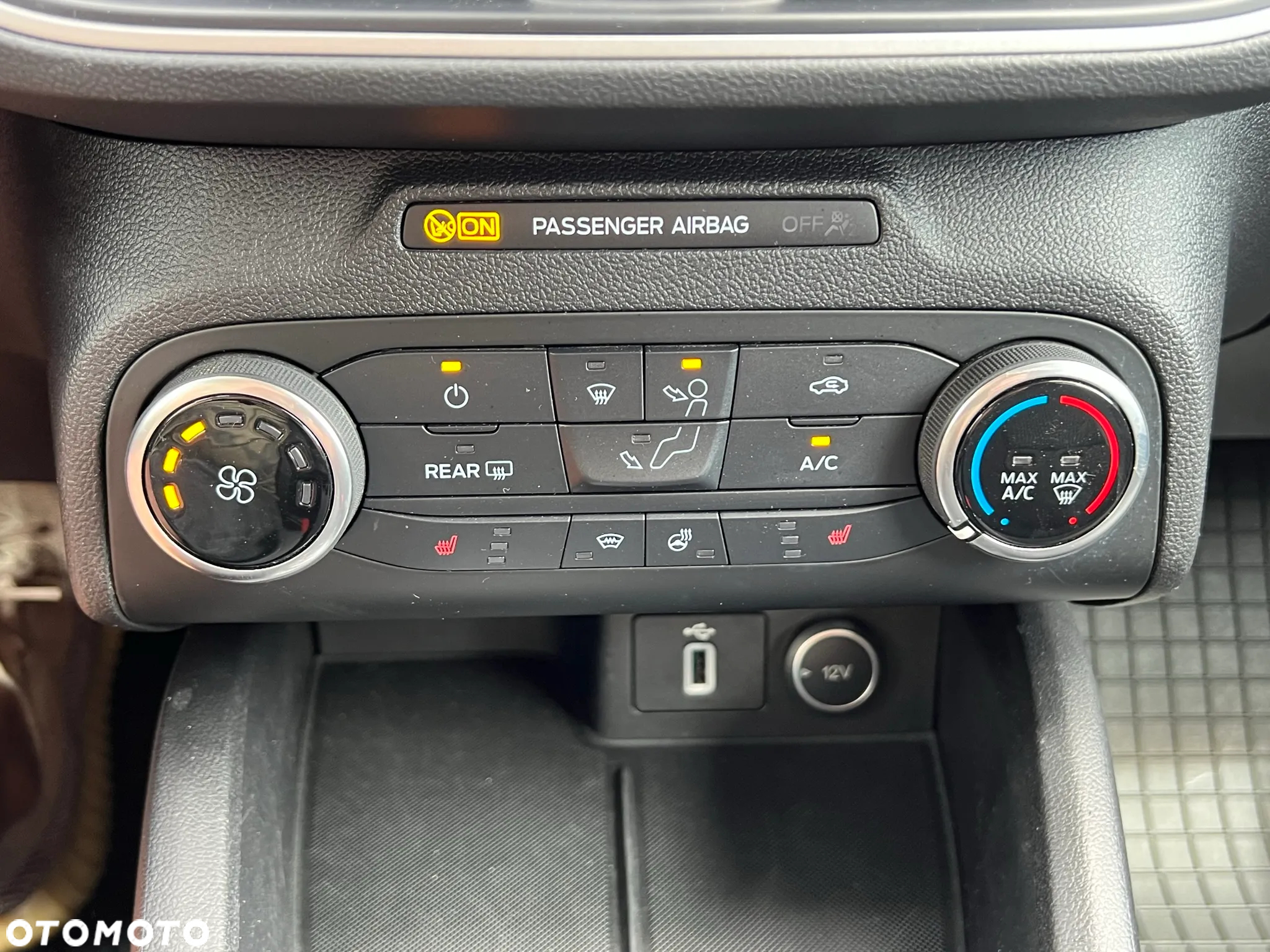 Ford Focus - 26