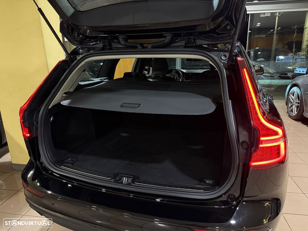 Volvo V60 2.0 B4 Momentum Geartronic - 41