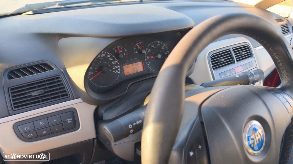 Fiat Grande Punto - 10