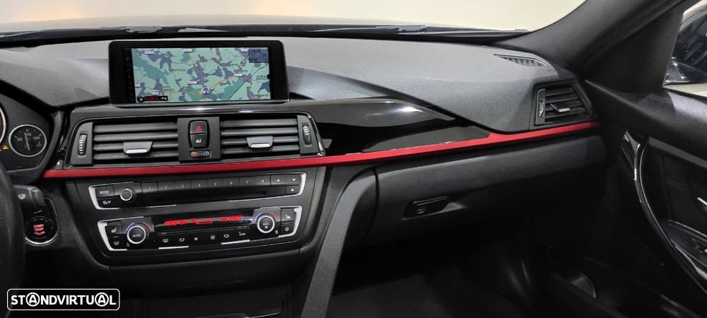 BMW 318 d Auto Line Sport - 26