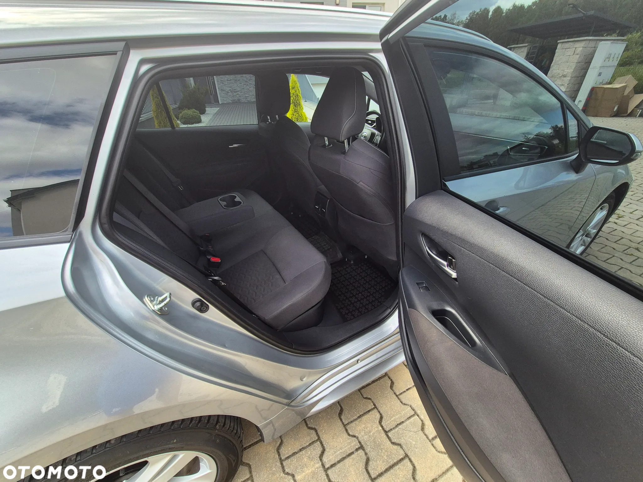 Toyota Corolla 1.8 Hybrid Comfort - 14