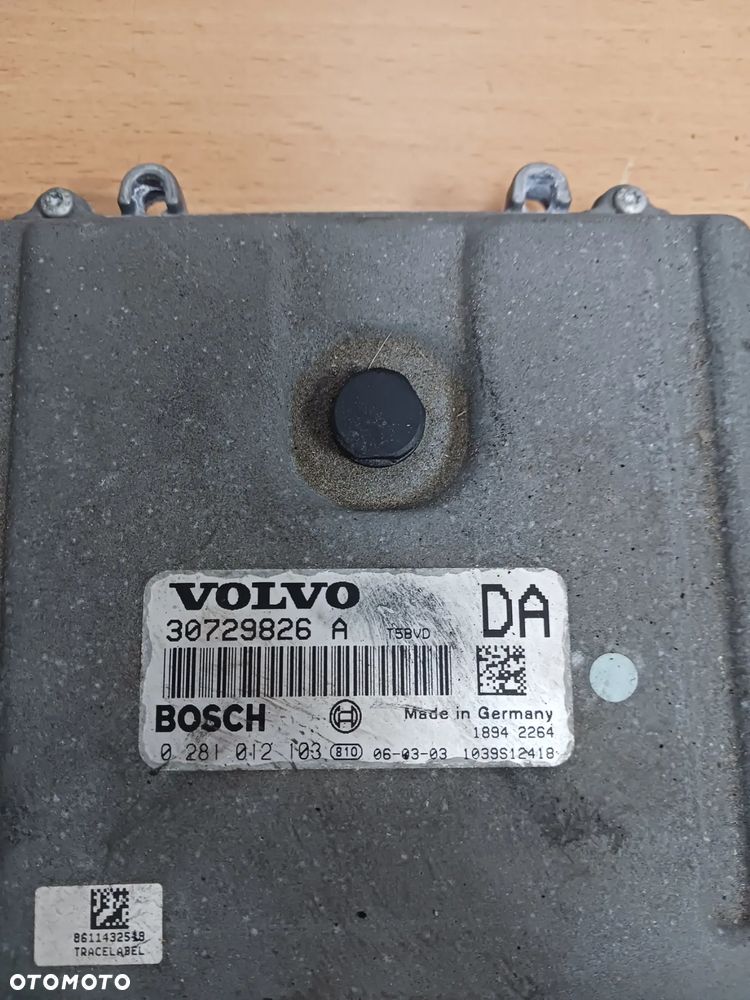 Komputer silnika sterownik Volvo 30729826A 0281012103 2.4 d5 - 2