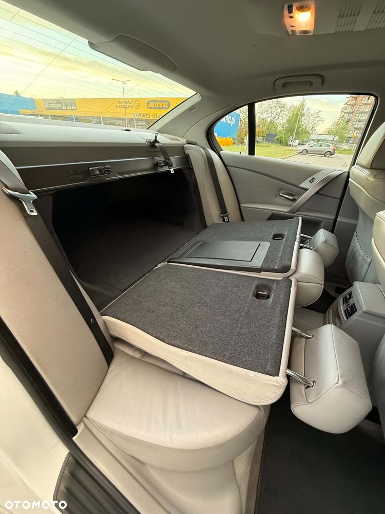 BMW Seria 5 525i - 11