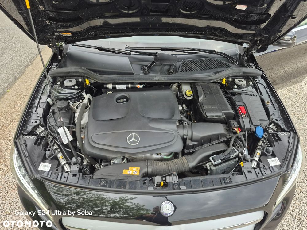 Mercedes-Benz GLA 200 7G-DCT - 23