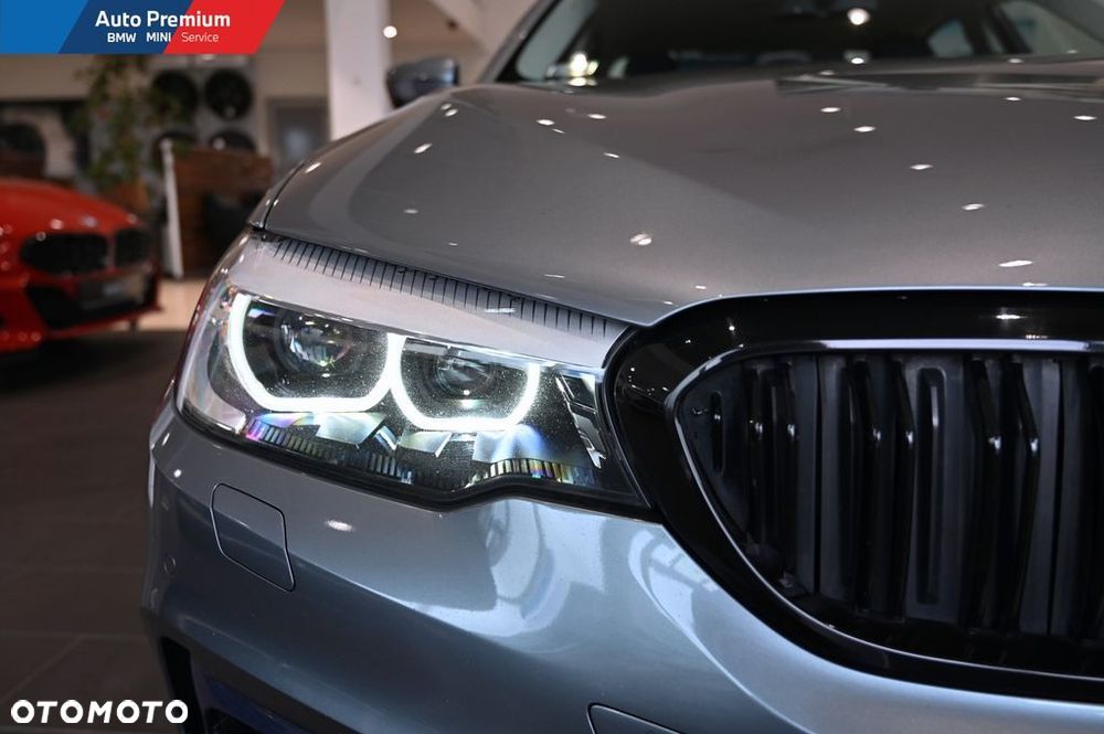 BMW Seria 5 520d xDrive - 21