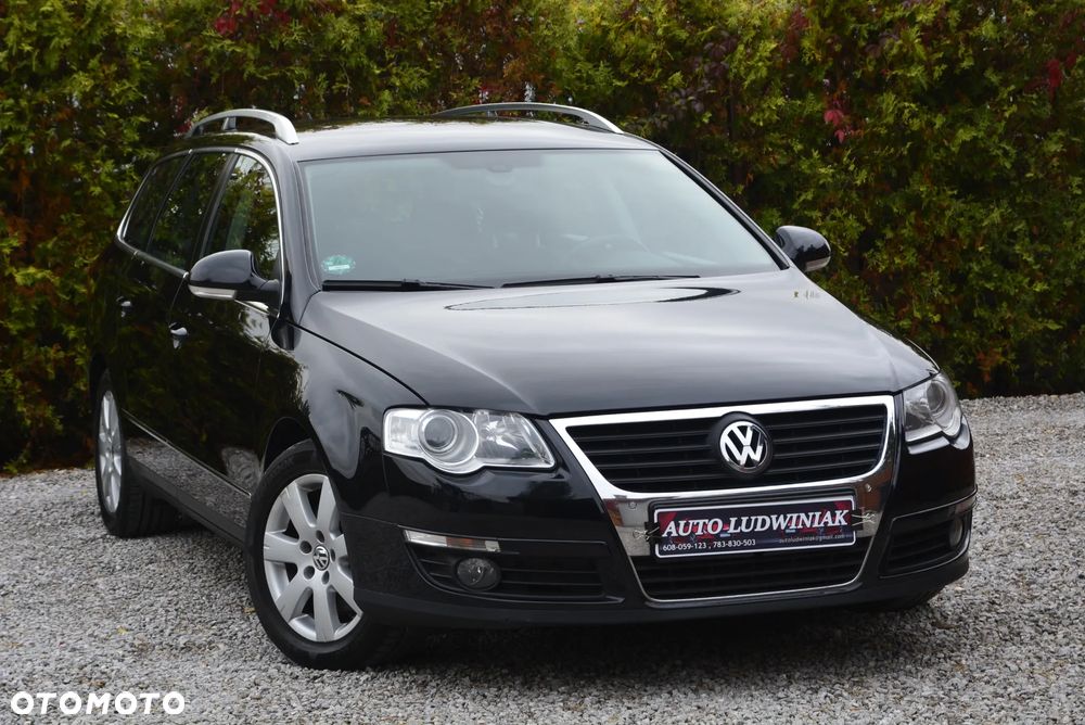 Volkswagen Passat - 1