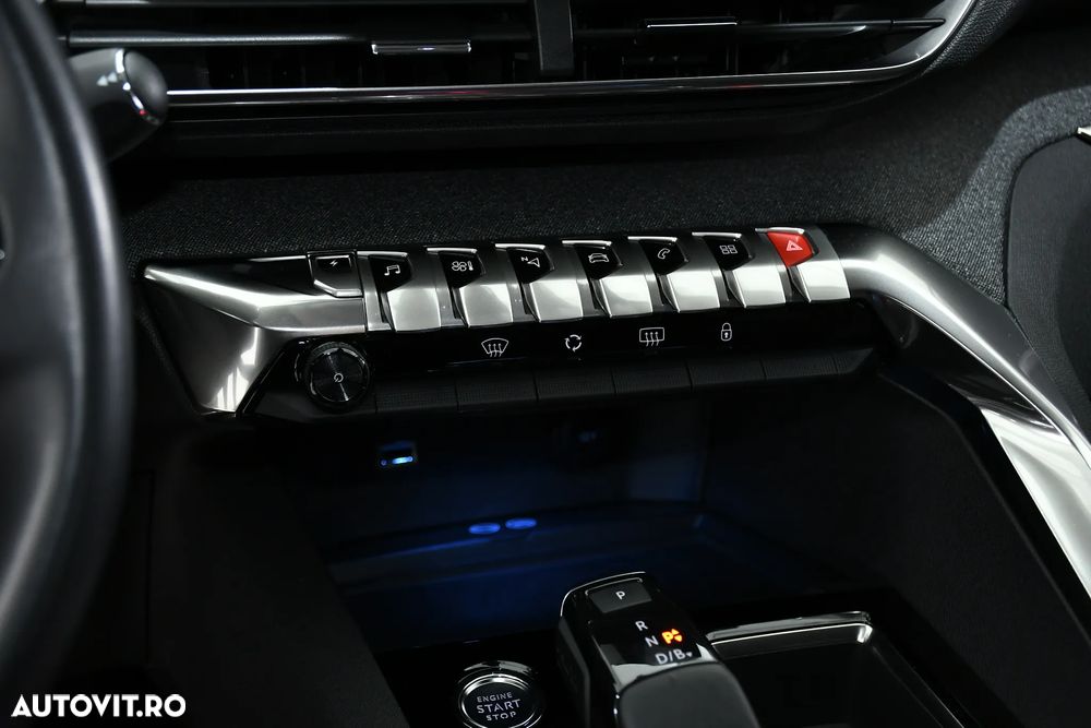 Peugeot 3008 Hybrid 225 e-EAT8 Allure - 24