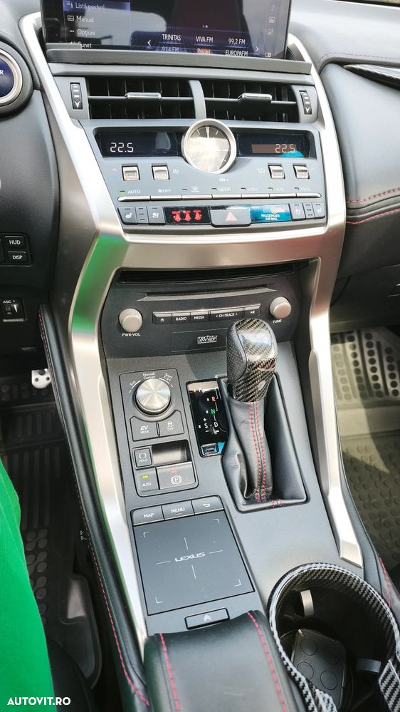 Lexus Seria NX 300h AWD F Sport - 34
