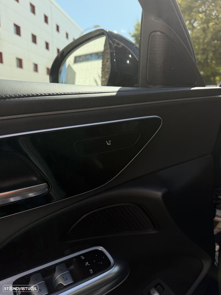 Mercedes-Benz E 300 — fotografia 10