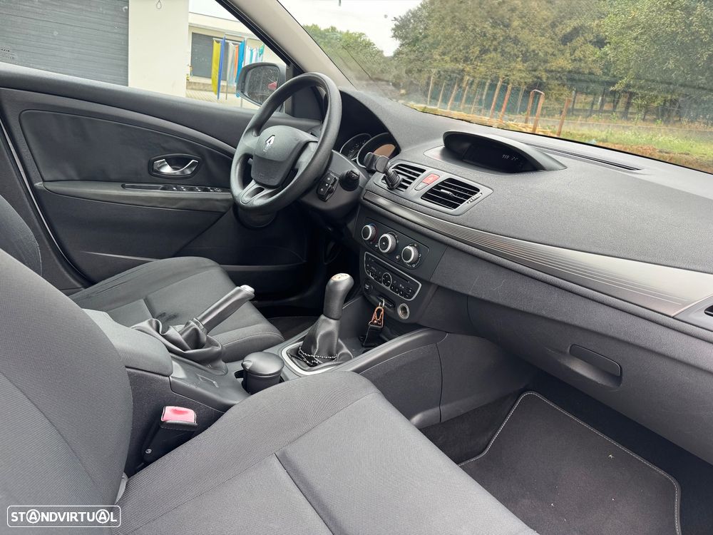 Renault Mégane 1.5 dCi Dynamique - 8