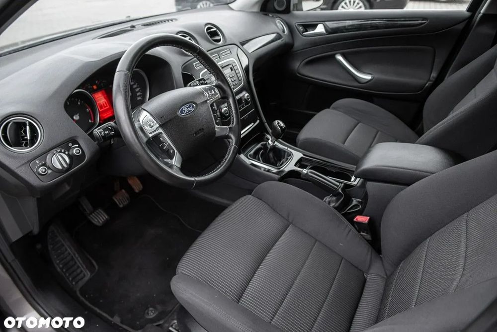 Ford Mondeo - 16