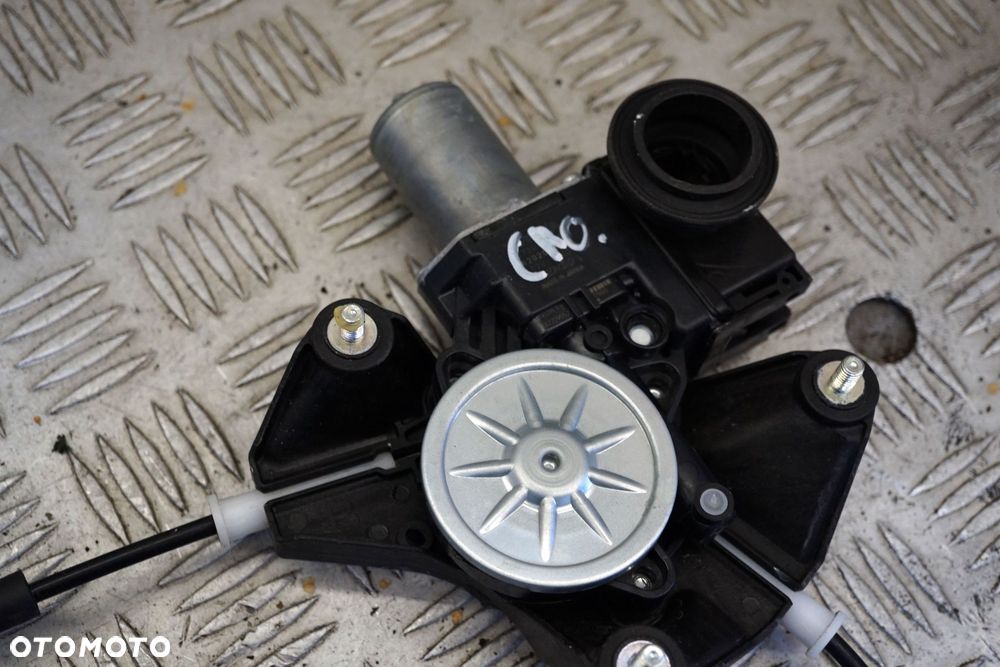 MECHANIZM PODNOŚNIK SZYBY LEWY TYŁ YARIS CROSS 69840-0D440 85720-0D560 TOYOTA 2020- - 4
