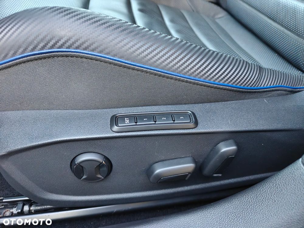 Volkswagen Golf - 16