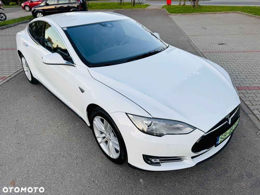 Tesla Model S - 1