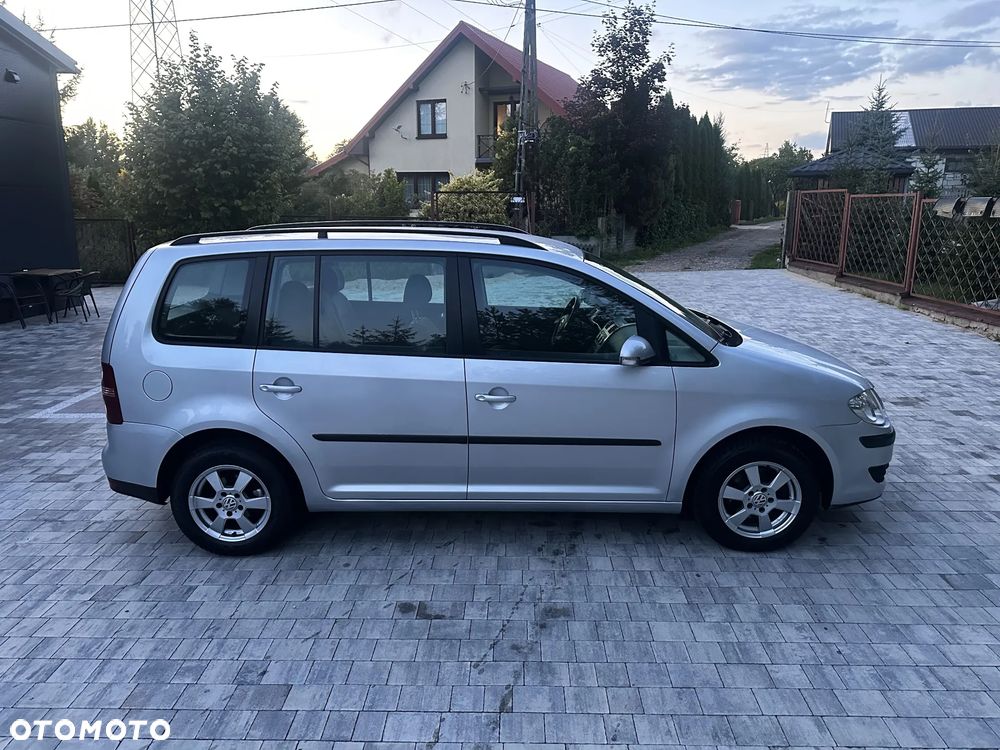 Volkswagen Touran - 6