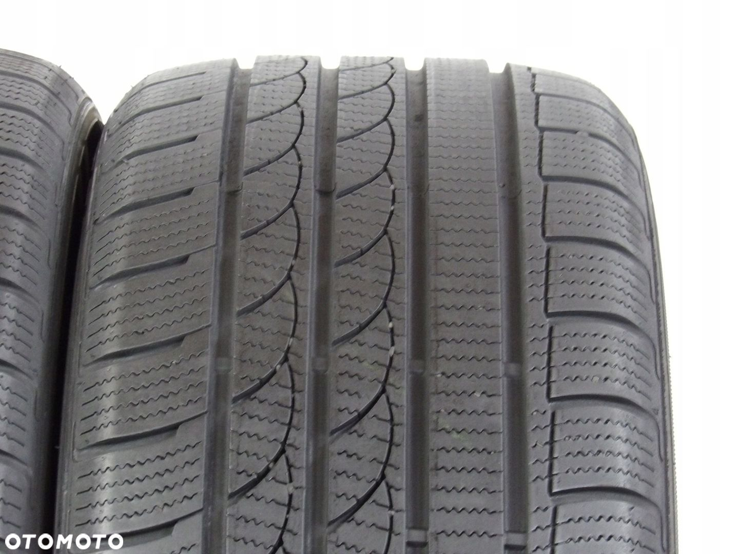 2X opony 235/50R18 MINERVA S210 - 2