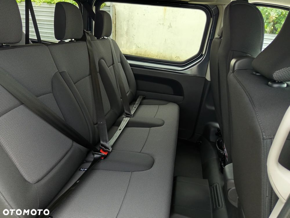 Renault Trafic Grand 2.0 dCi - 22
