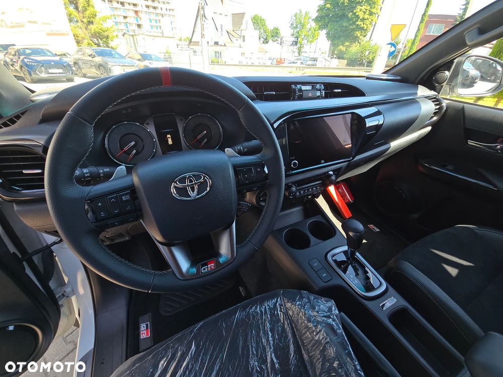 Toyota Hilux 2.8 D-4D Double Cab GR Sport II 4x4 - 19